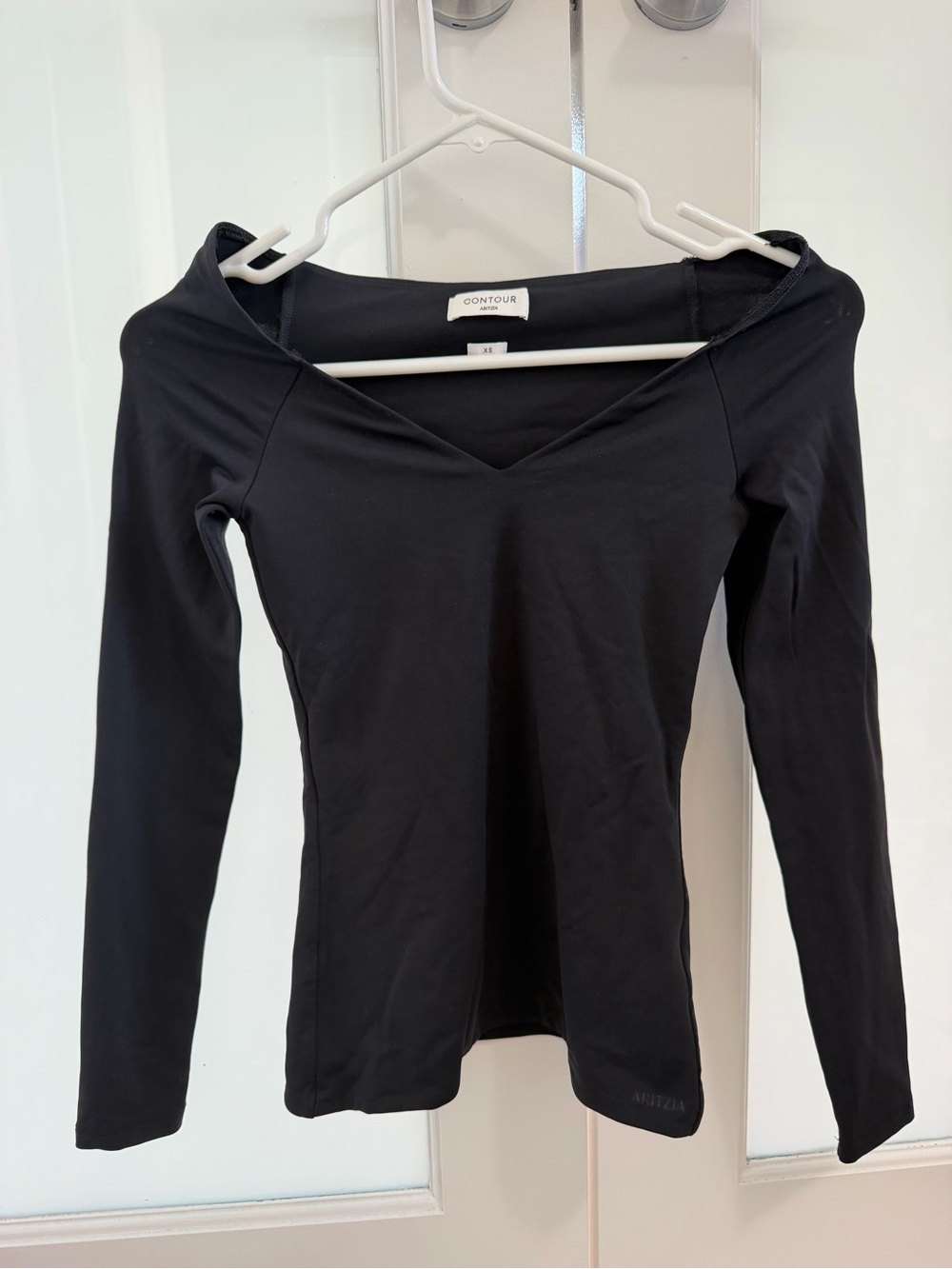 Aritzia contour long sleeve off the shoulder top